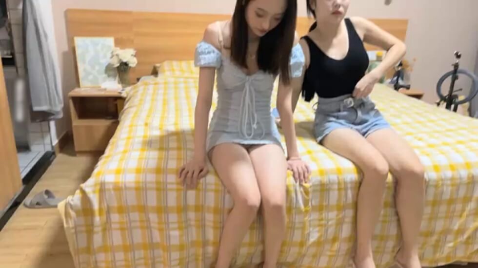 @20207920237 用户上传：女神双飞场